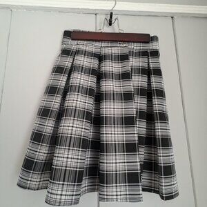 Deandri Small Plaid Wrap Around Black White Skirt Small 24"